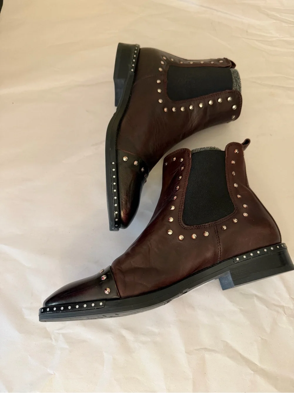Ateliers burgundy leather